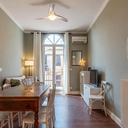 Piazza Nievo A Trastevere! Con Balcone 로마