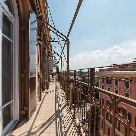 Piazza Nievo A Trastevere! Con Balcone