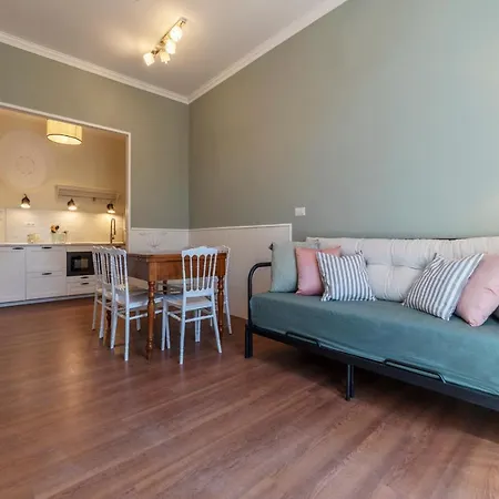 Piazza Nievo A Trastevere! Con Balcone 아파트