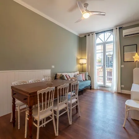 Apartamento Guesthost - Piazza Nievo A Trastevere! Con Balcone *