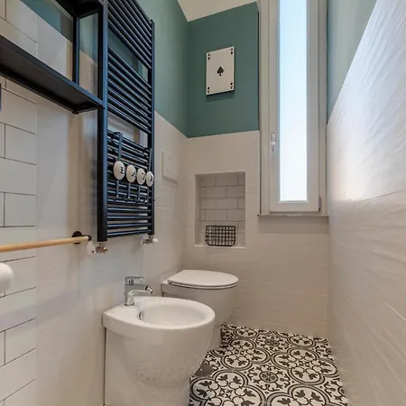 Guesthost - Piazza Nievo A Trastevere! Con Balcone Apartamento *
